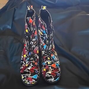 Fashionable combat boots